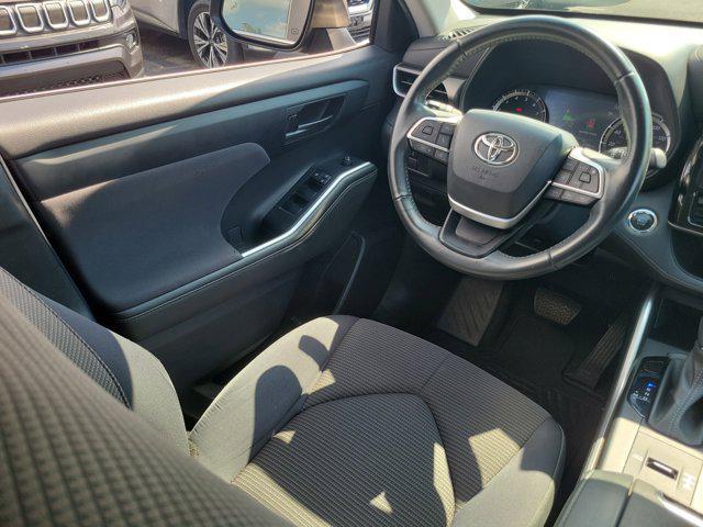 used 2023 Toyota Highlander car, priced at $29,599