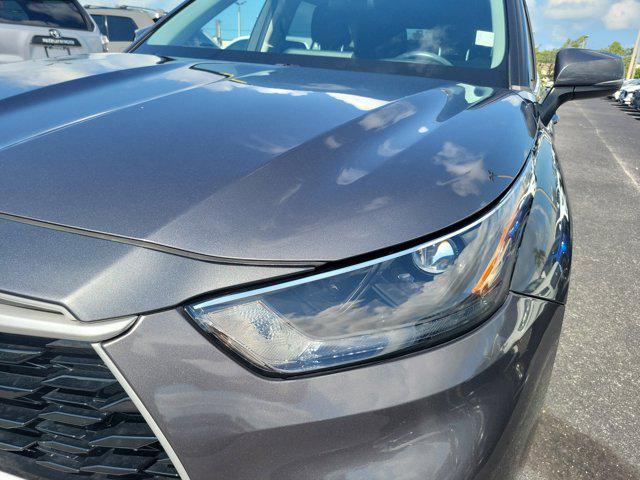used 2023 Toyota Highlander car, priced at $29,599