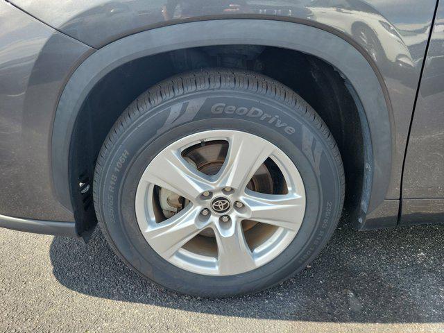 used 2023 Toyota Highlander car, priced at $29,599