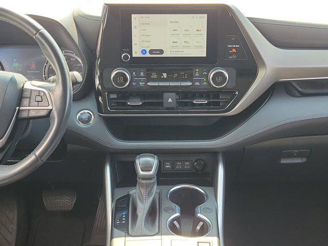 used 2023 Toyota Highlander car, priced at $29,599