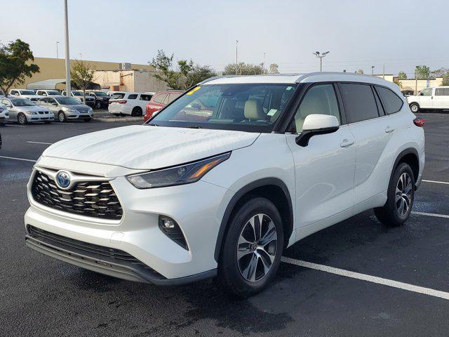 used 2022 Toyota Highlander Hybrid car, priced at $34,495