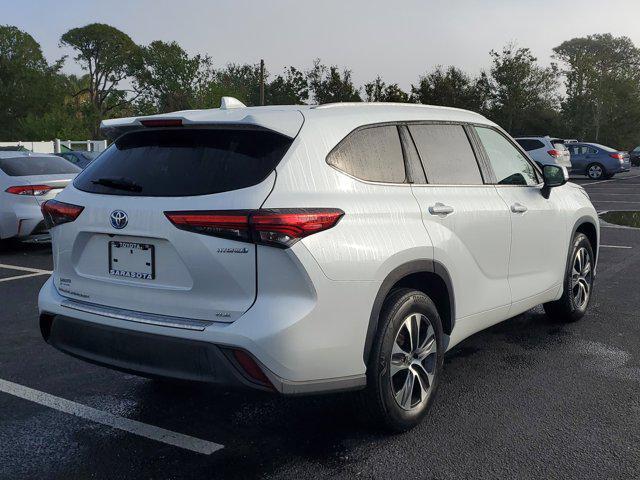 used 2022 Toyota Highlander Hybrid car, priced at $34,495