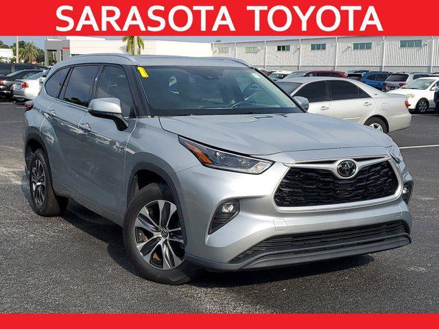 used 2021 Toyota Highlander car, priced at $30,498