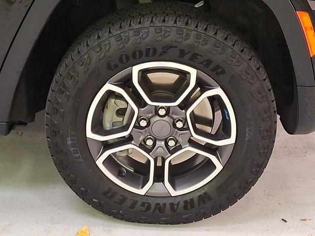 used 2023 Jeep Grand Cherokee 4xe car, priced at $33,600