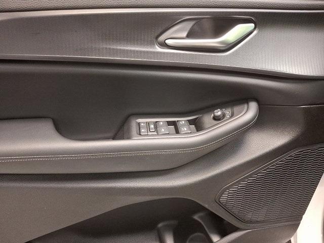 used 2024 Jeep Grand Cherokee car, priced at $39,400