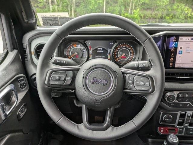 new 2025 Jeep Wrangler car, priced at $47,465