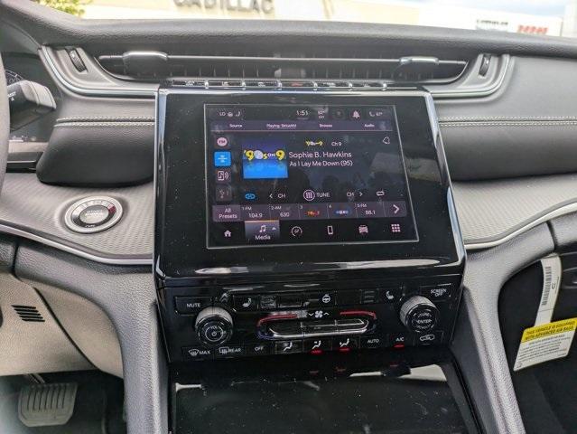 new 2025 Jeep Grand Cherokee car, priced at $40,572