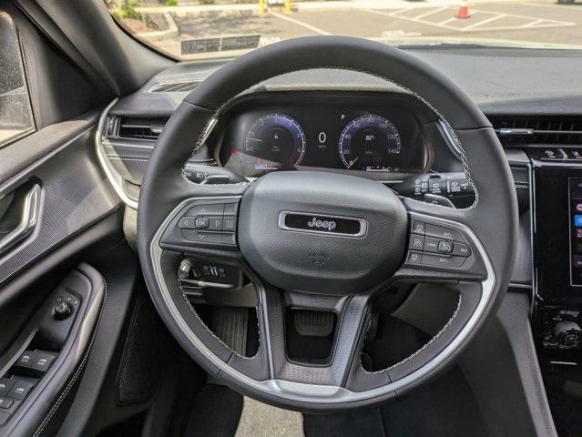 new 2025 Jeep Grand Cherokee car, priced at $40,572