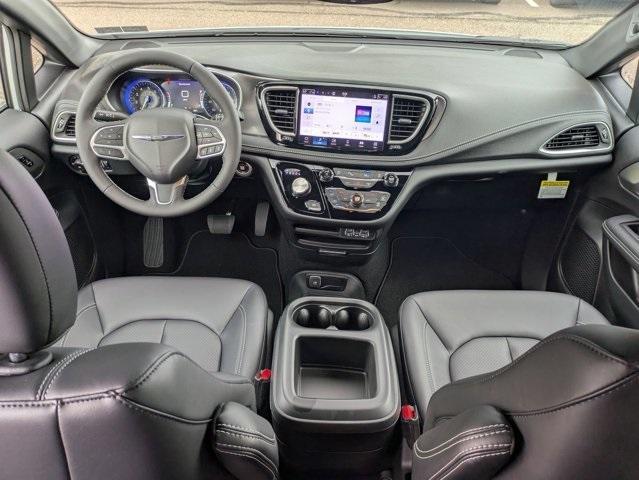 new 2025 Chrysler Pacifica car, priced at $40,252