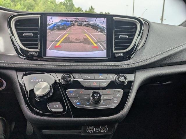 new 2025 Chrysler Pacifica car, priced at $40,252
