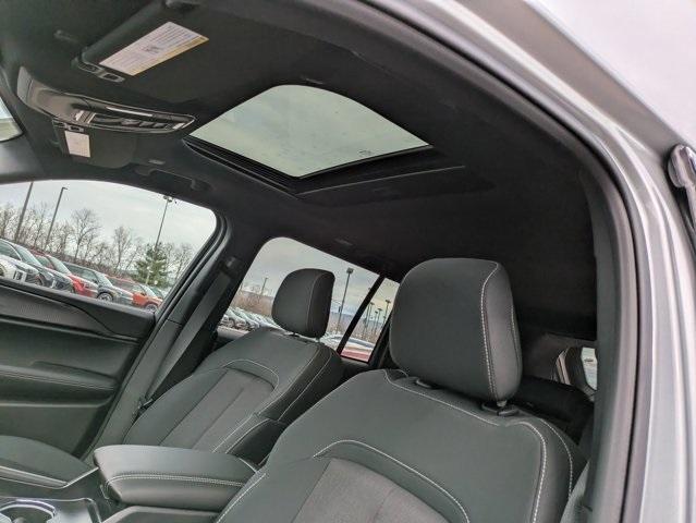 new 2025 Jeep Grand Cherokee car, priced at $40,470