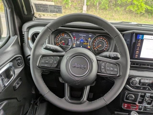new 2025 Jeep Gladiator car, priced at $47,677