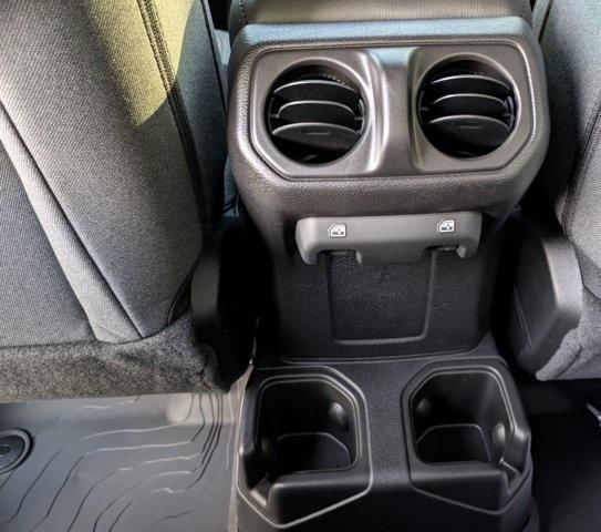 new 2025 Jeep Gladiator car, priced at $47,677