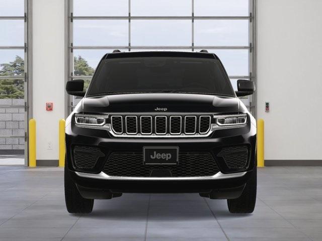 new 2025 Jeep Grand Cherokee car, priced at $38,920