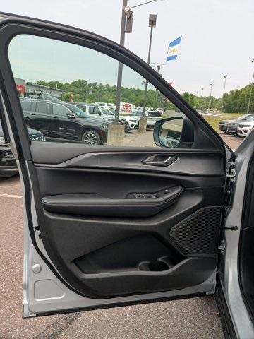 new 2025 Jeep Grand Cherokee L car, priced at $42,929