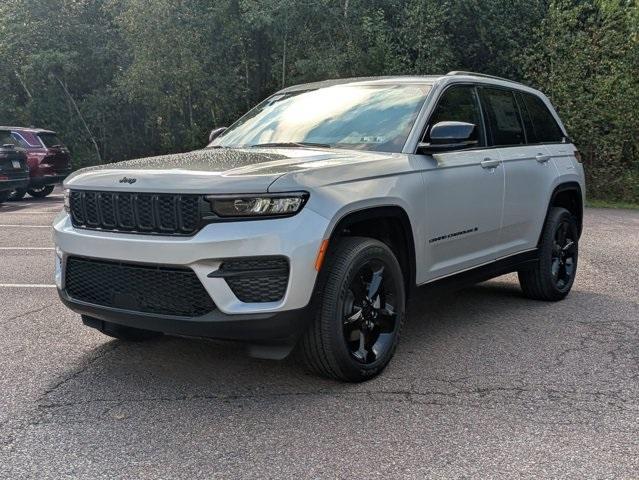 new 2025 Jeep Grand Cherokee car, priced at $47,066