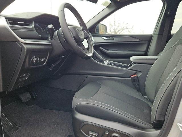 new 2025 Jeep Grand Cherokee car, priced at $42,620