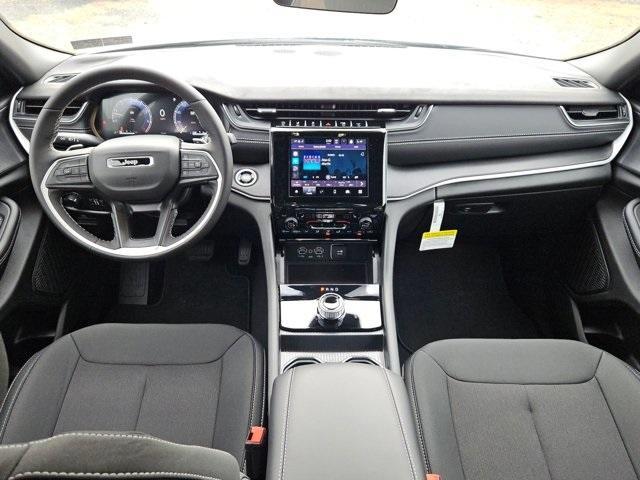 new 2025 Jeep Grand Cherokee car, priced at $42,620