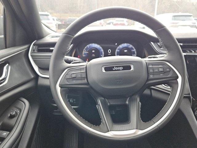 new 2025 Jeep Grand Cherokee car, priced at $42,620