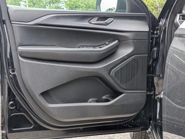 new 2025 Jeep Grand Cherokee L car, priced at $41,684