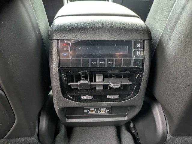 new 2025 Jeep Grand Cherokee L car, priced at $41,684