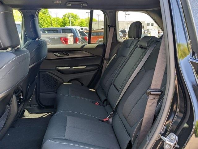 new 2025 Jeep Grand Cherokee car, priced at $41,425
