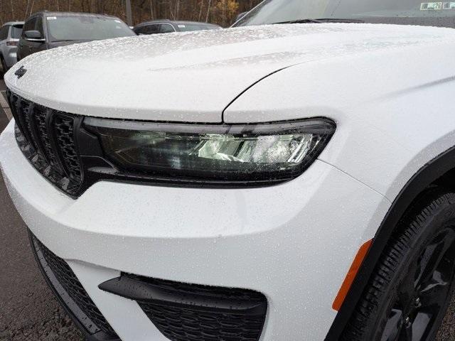 new 2025 Jeep Grand Cherokee car, priced at $45,230