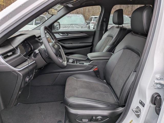 new 2025 Jeep Grand Cherokee car, priced at $45,230