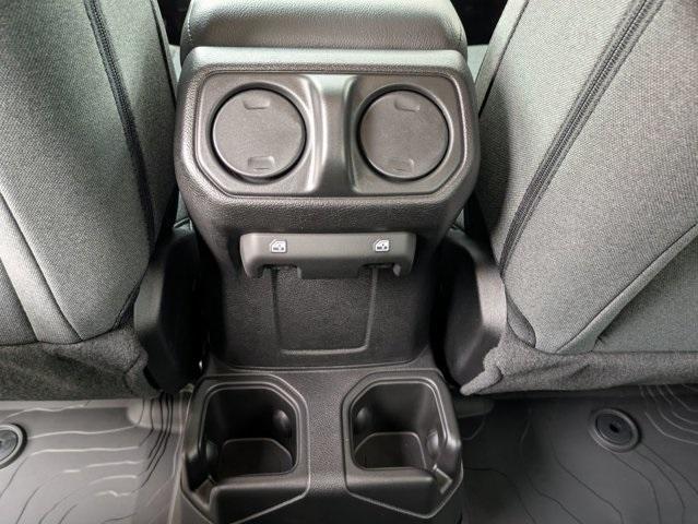 new 2025 Jeep Wrangler car, priced at $45,404