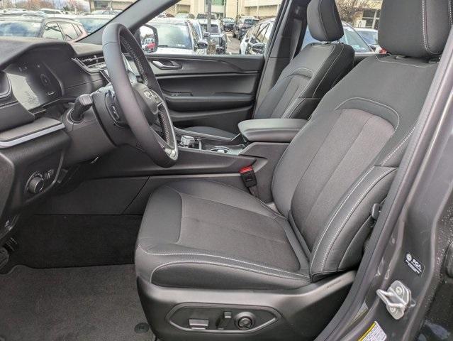 new 2025 Jeep Grand Cherokee car, priced at $41,320