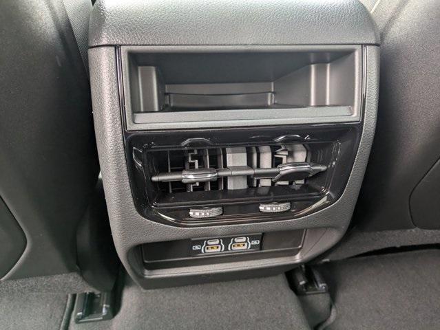 new 2025 Jeep Grand Cherokee car, priced at $41,320