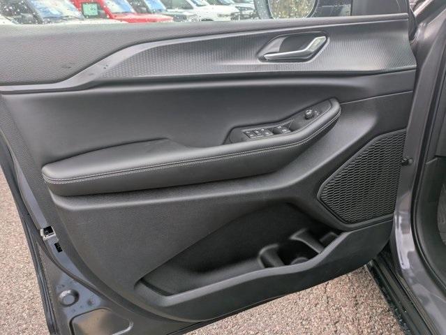 new 2025 Jeep Grand Cherokee car, priced at $41,320