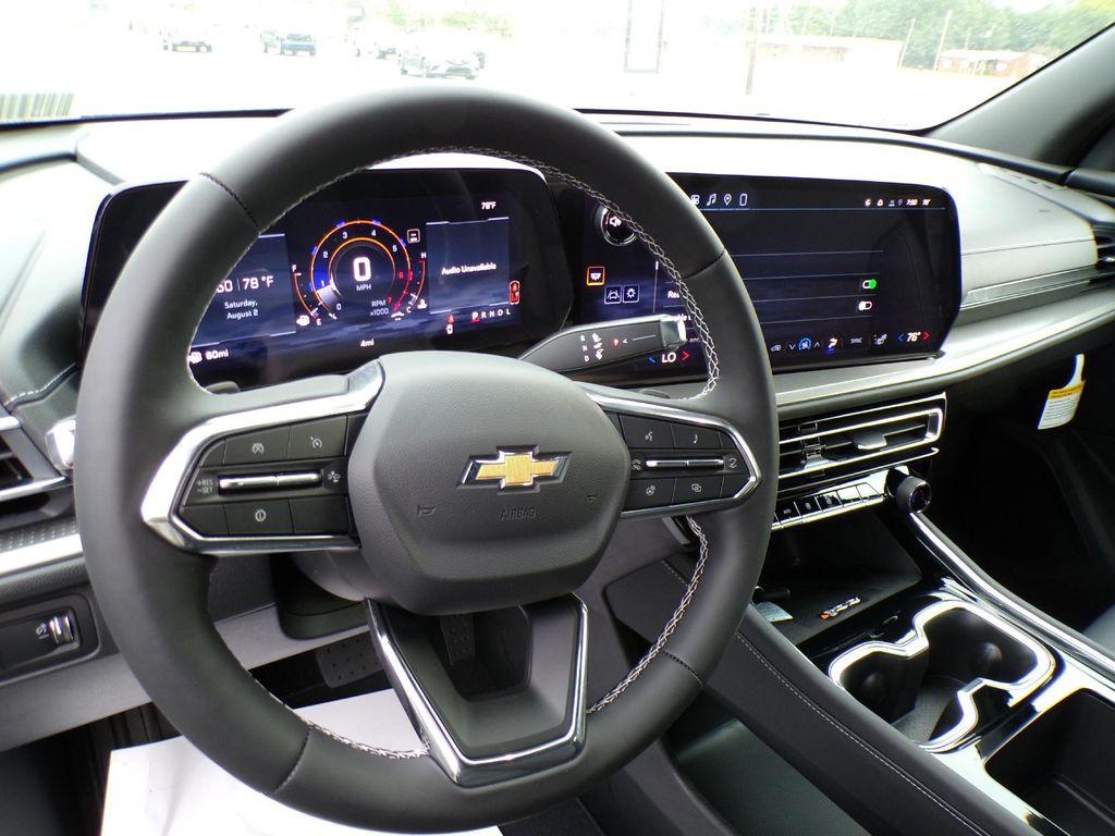 new 2026 Chevrolet Traverse car, priced at $47,755