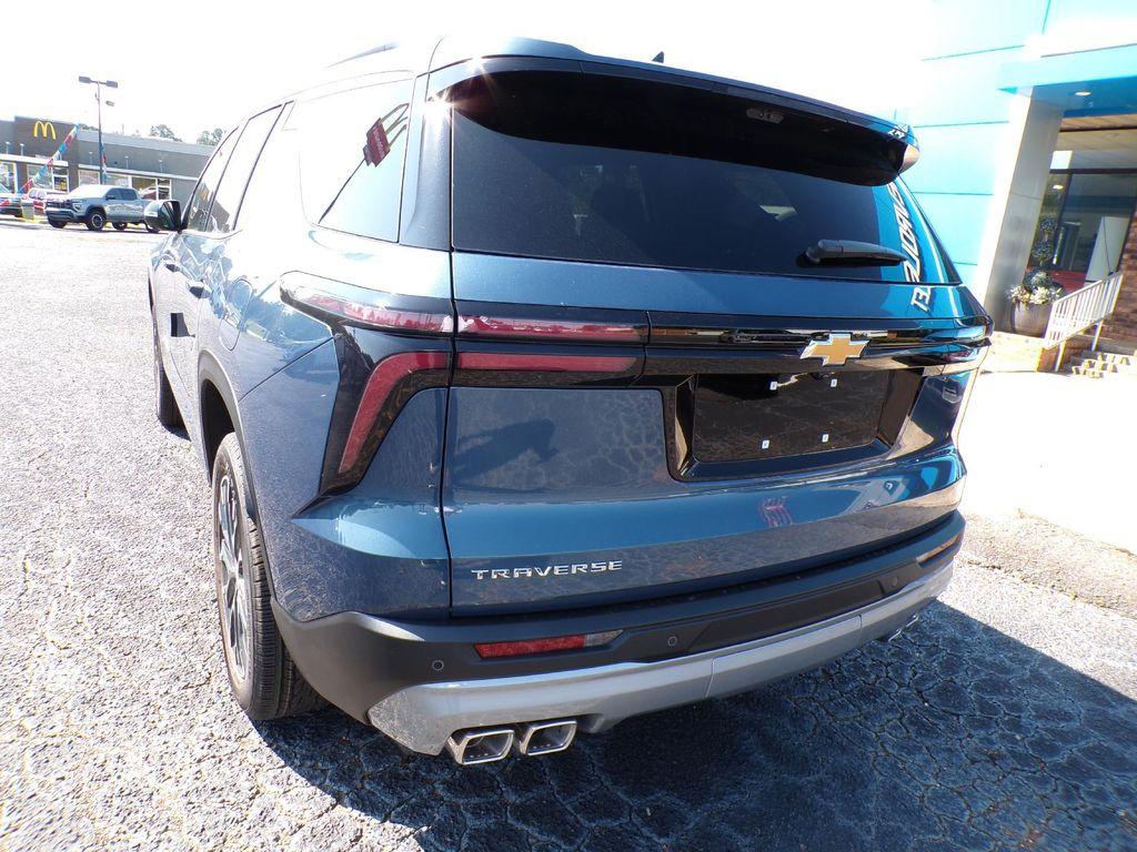 new 2026 Chevrolet Traverse car, priced at $47,420