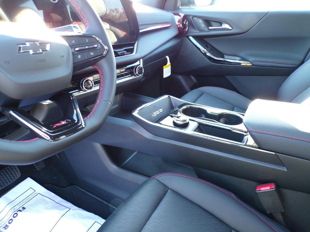 new 2026 Chevrolet Equinox car, priced at $35,395