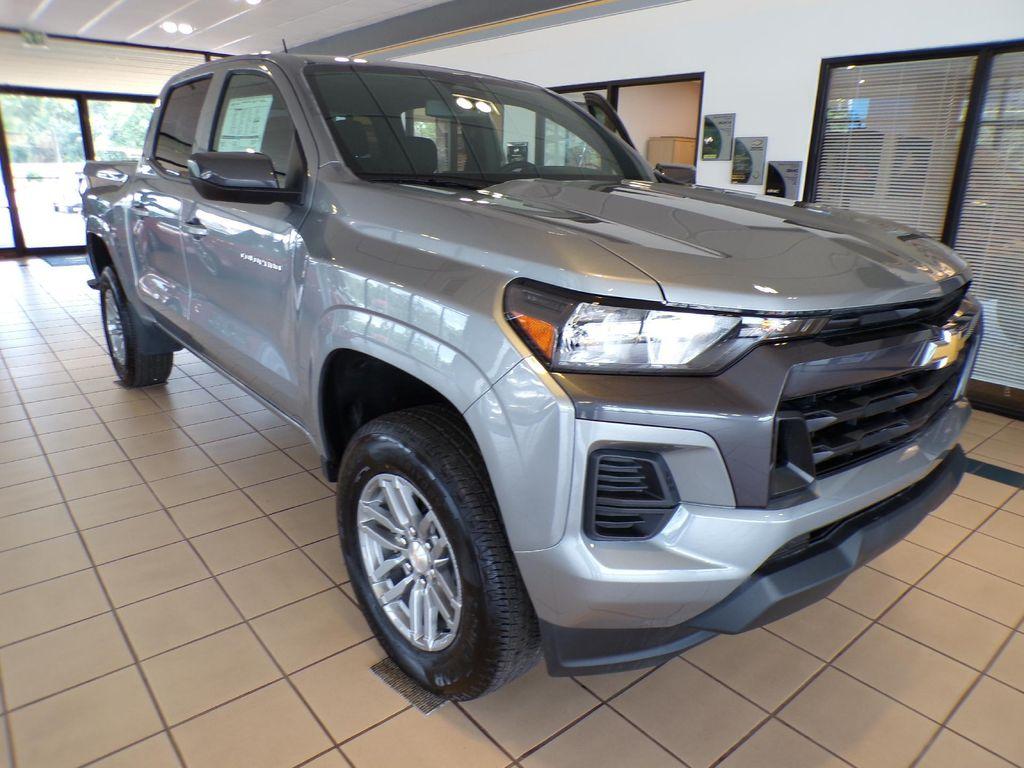 new 2025 Chevrolet Colorado car, priced at $37,495