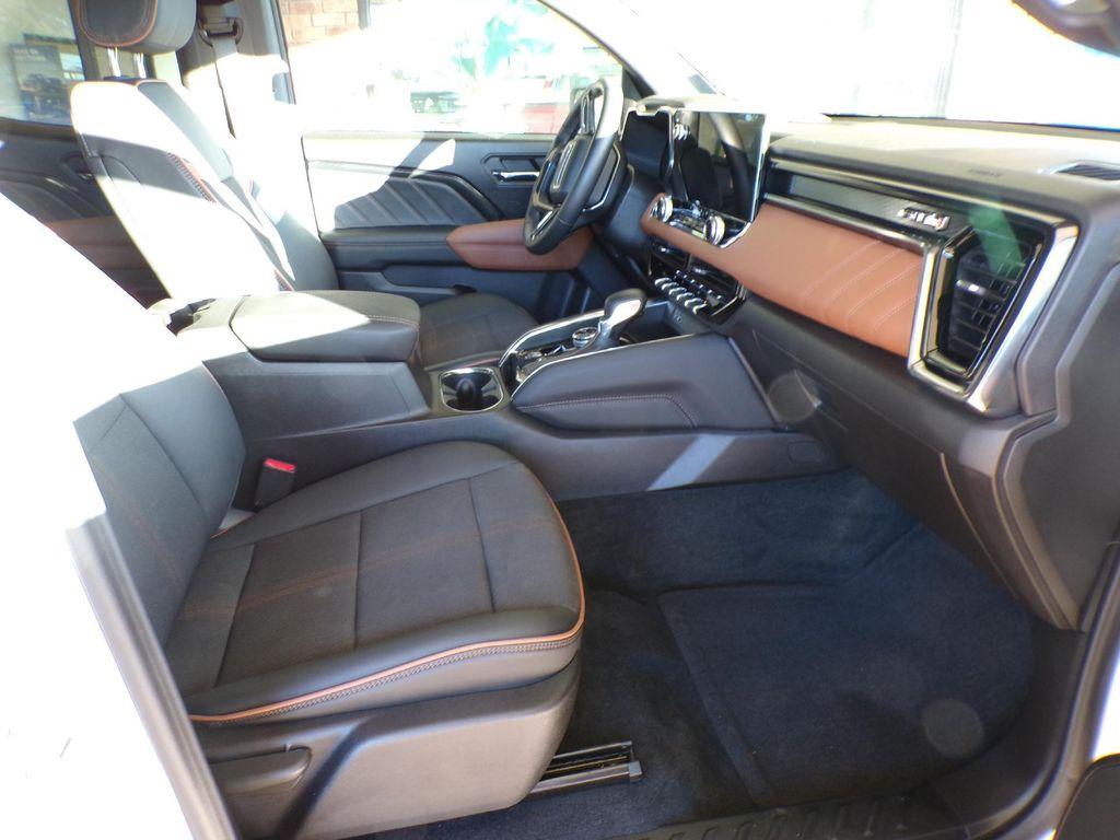 new 2025 GMC Canyon car, priced at $52,275