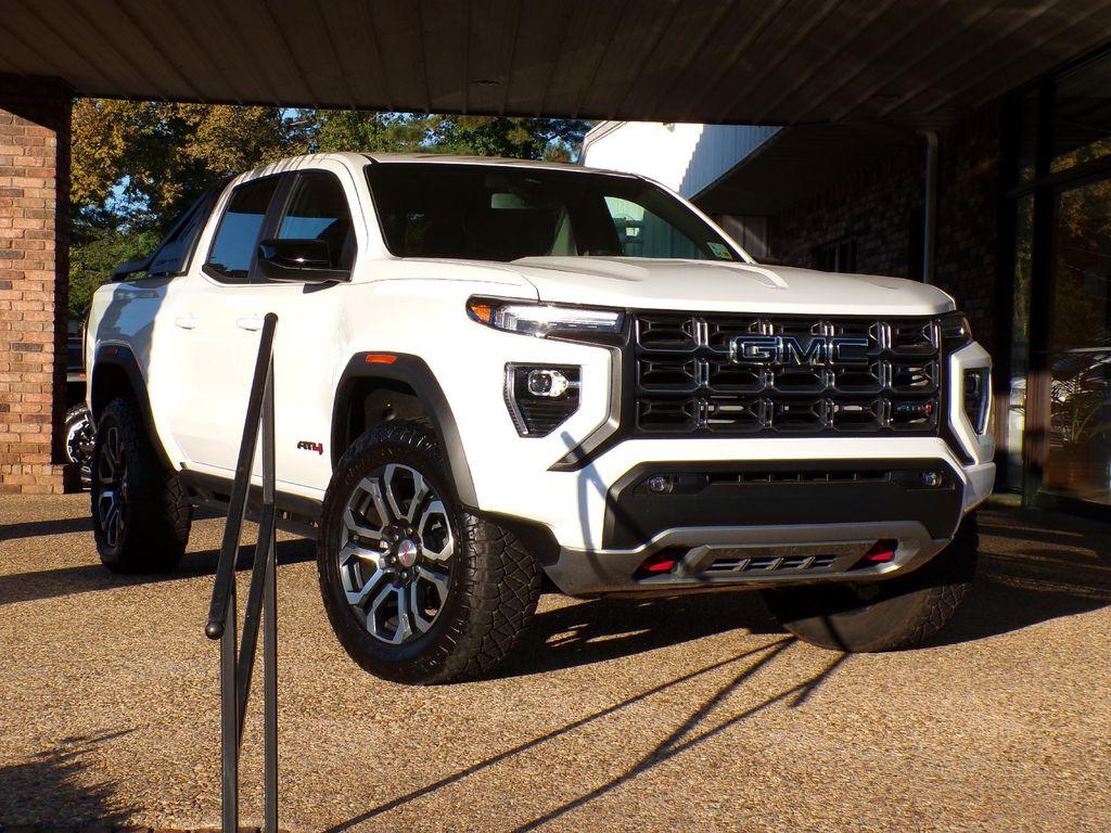 new 2025 GMC Canyon car, priced at $52,275