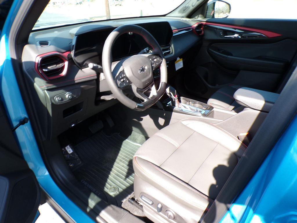 new 2025 Chevrolet TrailBlazer car, priced at $29,825