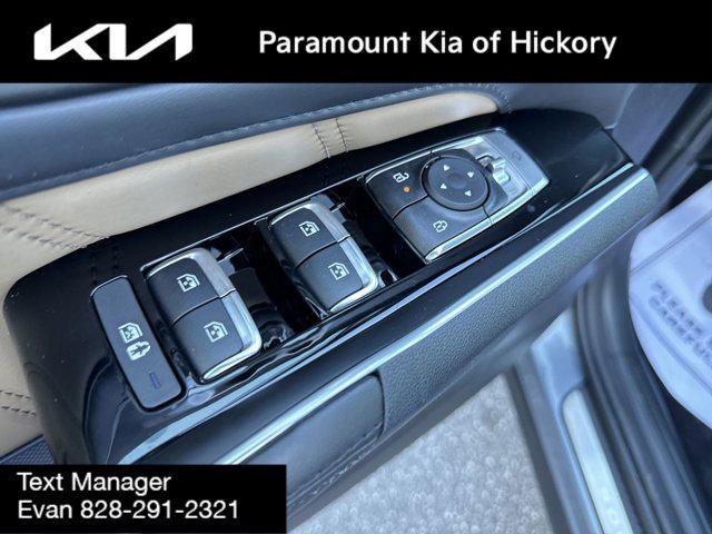 used 2025 Kia Sorento car, priced at $45,886