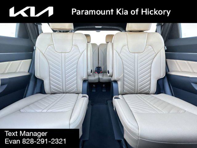 used 2025 Kia Sorento car, priced at $45,886