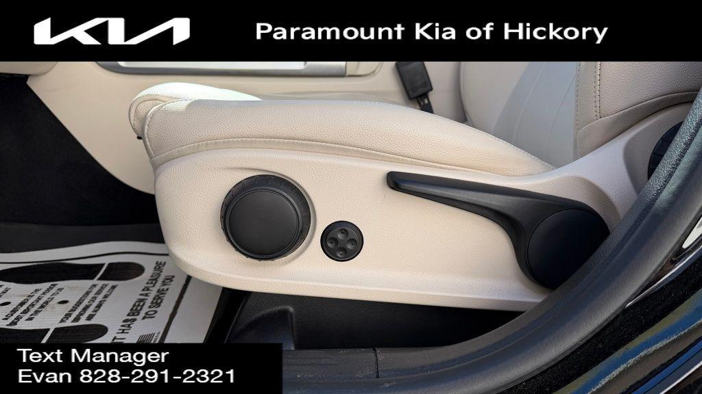 used 2022 Mercedes-Benz GLB 250 car, priced at $29,997