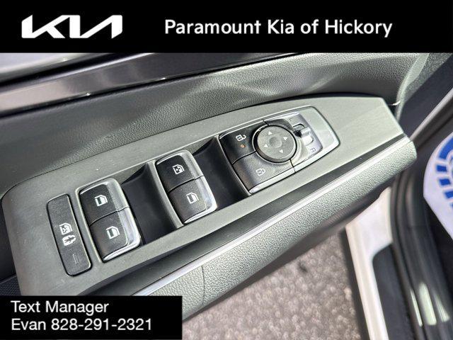 used 2024 Kia Sorento car, priced at $36,301