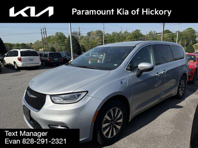 used 2023 Chrysler Pacifica Hybrid car