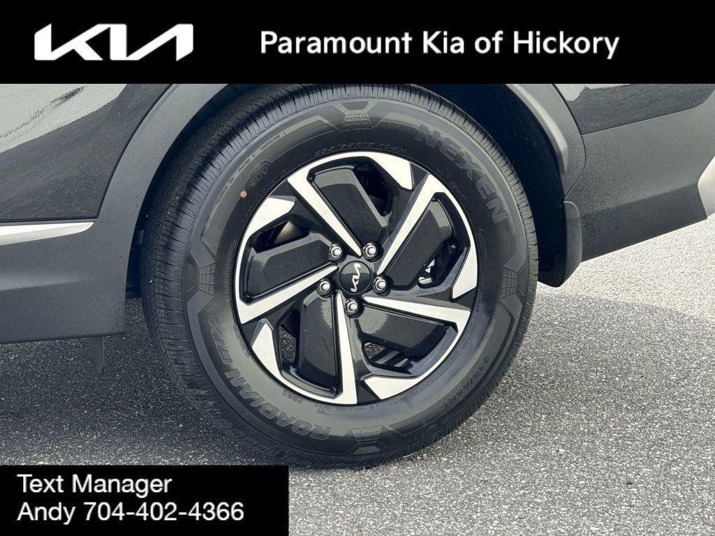 new 2025 Kia Sportage Hybrid car, priced at $30,615