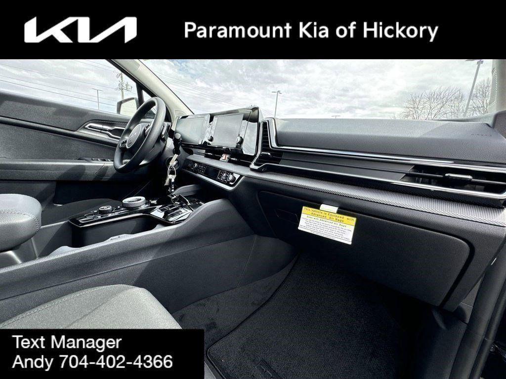 new 2025 Kia Sportage Hybrid car, priced at $30,615