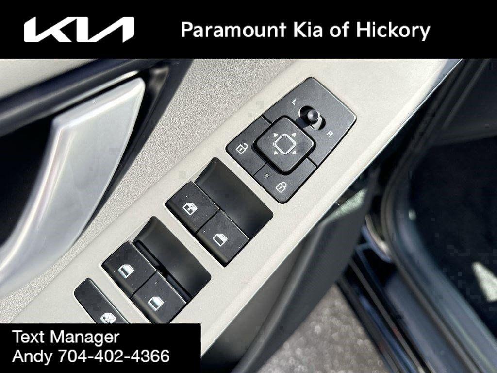 new 2025 Kia Niro car, priced at $28,900