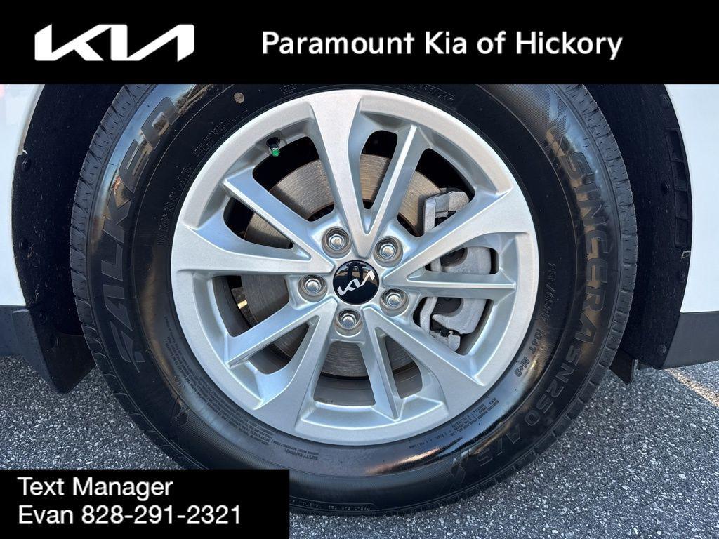 used 2024 Kia Carnival car, priced at $33,485