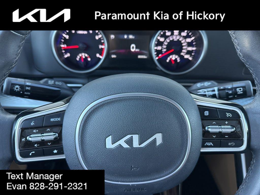 used 2024 Kia Carnival car, priced at $33,485