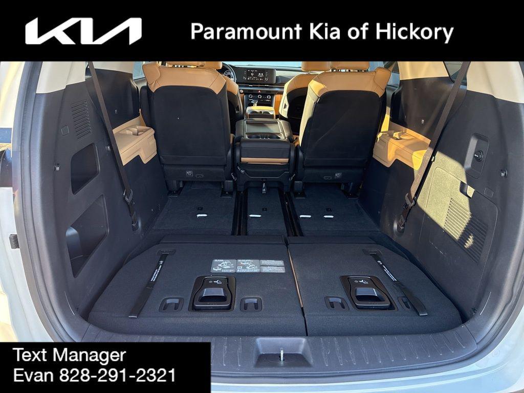 used 2024 Kia Carnival car, priced at $33,485